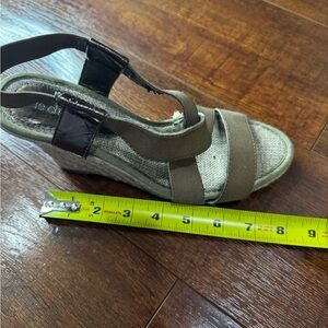 Chic Brown Wedge Shoes with Cushioned Footbed